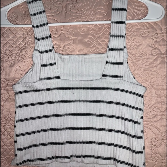 American Eagle Outfitters Crop Top - Picture 2 of 2